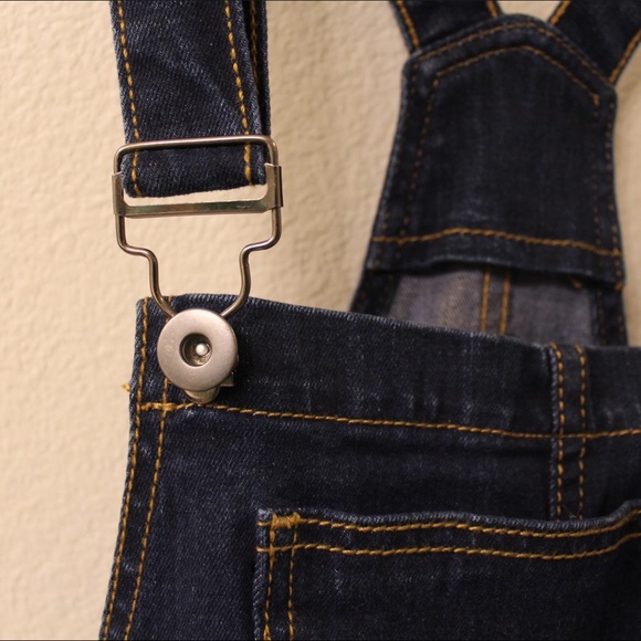 MODCLOTH Overall Shorts - Picture 5 of 5